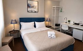 City Plaza Apartments & Rooms